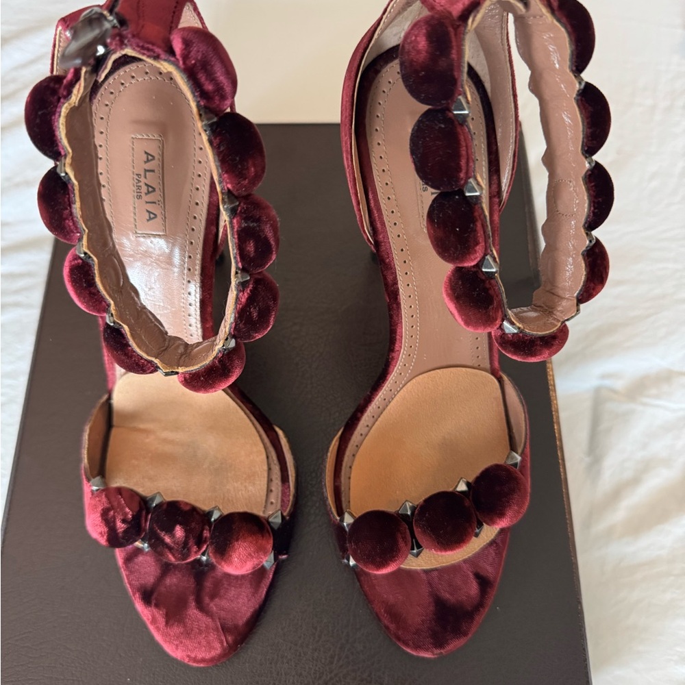 Authentic Alaia Red T-Strap Heels with Stiletto - Picture 3 of 7